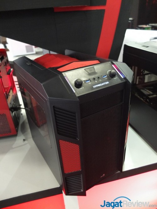 Computex 2014 Booth Raid: Aero Cool Casing, Fan, dan Power Supply 14 DSCF5884