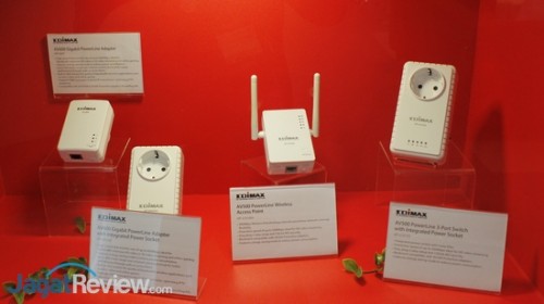 Computex 2014 Booth Raid: Edimax 3 Edimax memiliki beberapa produk Powerline Adapter unik, salah satunya adalah HP-S101ES (kanan) yang bisa beroperasi sebagai switch dengan 3 port Ethernet.