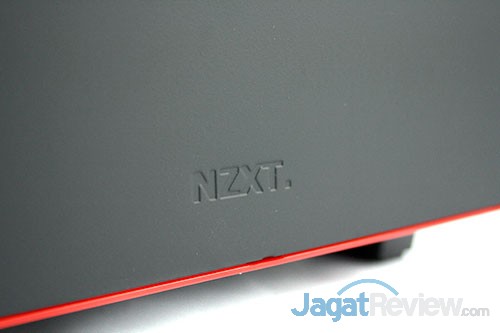 Hands-On Review Casing NZXT H440: Casing Mid Tower Bagi Para Gamer 3 Ketika diperhatikan bagian bawahnya terlihat ukiran kata