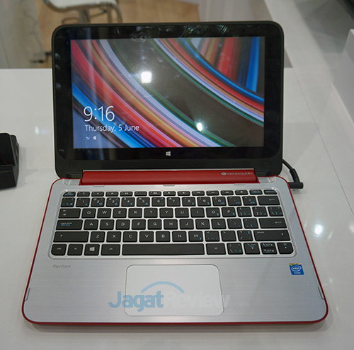 Computex 2014 Booth Raid: Intel 43 Intel Booth Raid - 2 in 1 HP Pavillion Red