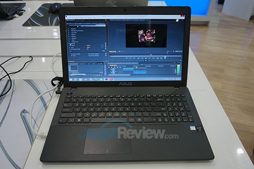 Computex 2014 Booth Raid: Intel 21 Intel Booth Raid - IRIS dengan Premier Pro