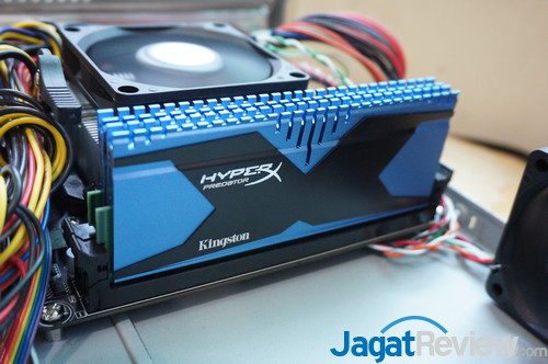 Mega Test: 13 Memori DDR3 8GB Kit untuk AMD APU 10 KingstonPREDATOR2400