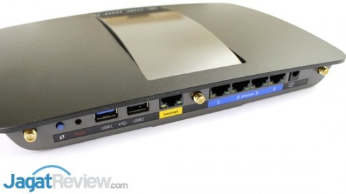 Hands-On Review Linksys EA6900: Router Wireless AC yang  Linksys EA6900 - 06
