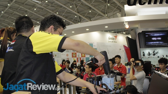 Computex 2014: Demo Overclocking #devilscanyon di Booth MSI 16 MSI Computex 2014 08