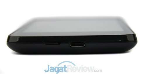 Review Acer Liquid Z4: Smartphone Android Mumpuni di Bawah Satu Juta 15 Di bawah ada slot microUSB