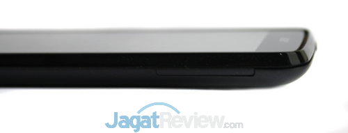 Review Acer Liquid Z4: Smartphone Android Mumpuni di Bawah Satu Juta 13 Di sebelah kanan terdapat tombol pengaturan volume