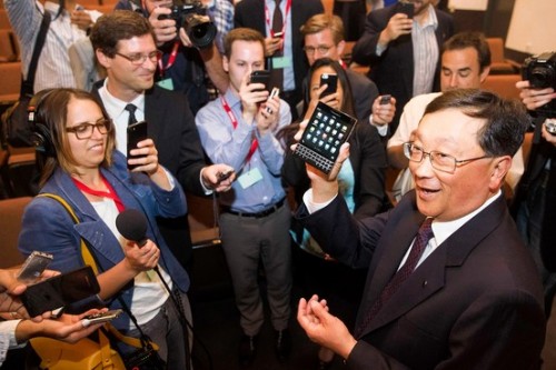 BlackBerry Raup Laba Bersih US$ 23 Juta 1 blackberry