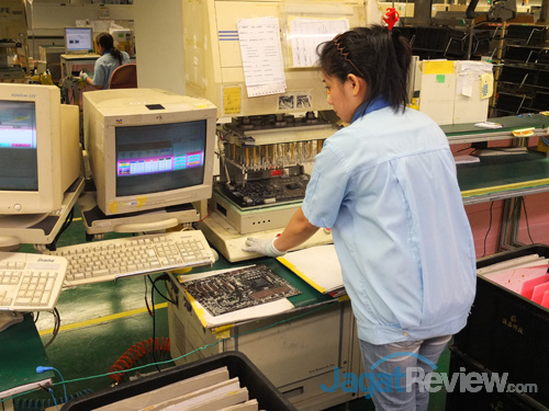 Gigabyte Computex 2014: Mengintip Proses Pembuatan Motherboard 15 gigabyte @computex 2014 factory tour 14