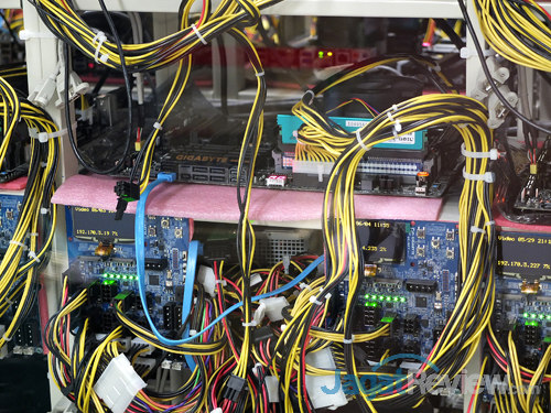 gigabyte @computex 2014 factory tour 17