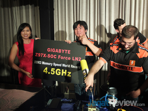 Gigabyte Computex 2014: Motherboard Intel Seri 9 Unjuk Kemampuan 7 gigabyte @computex2014_day0 16