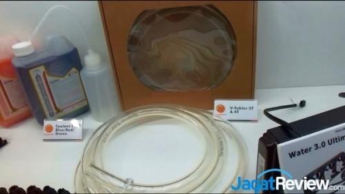 Computex 2014: Thermaltake DIY Water Cooling & Digital Power Supply 8 selang