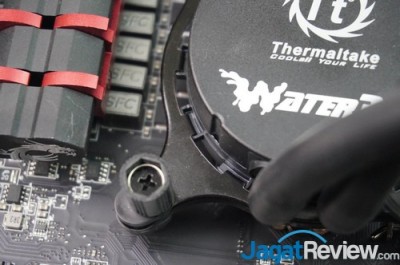 Review Thermaltake Water 3.0 Performer C: Watercooling Termurah untuk AMD dan Intel 11 DSC09594