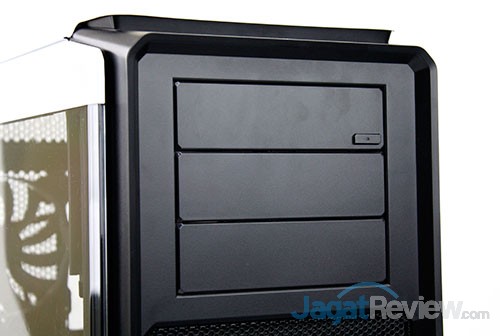 Hands-On Review Casing Corsair Graphite 760T: Produk Terbaru Line-Up Graphite 1 Pada bagian atas sisi depan casing ini diberikan 3 buah ODD atau 5.5