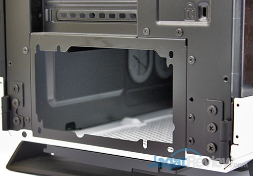 Hands-On Review Casing Corsair Graphite 760T: Produk Terbaru Line-Up Graphite 1 Dimulai dari bagian bawah  terdapat tempat power supply. Pemasangan power supply harus dilakukan dari bagian dalam casing