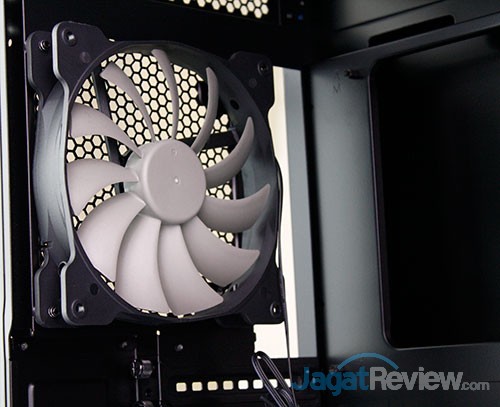 Hands-On Review Casing Corsair Graphite 760T: Produk Terbaru Line-Up Graphite 5 bagian atas, backpanel dan kipas exhaust