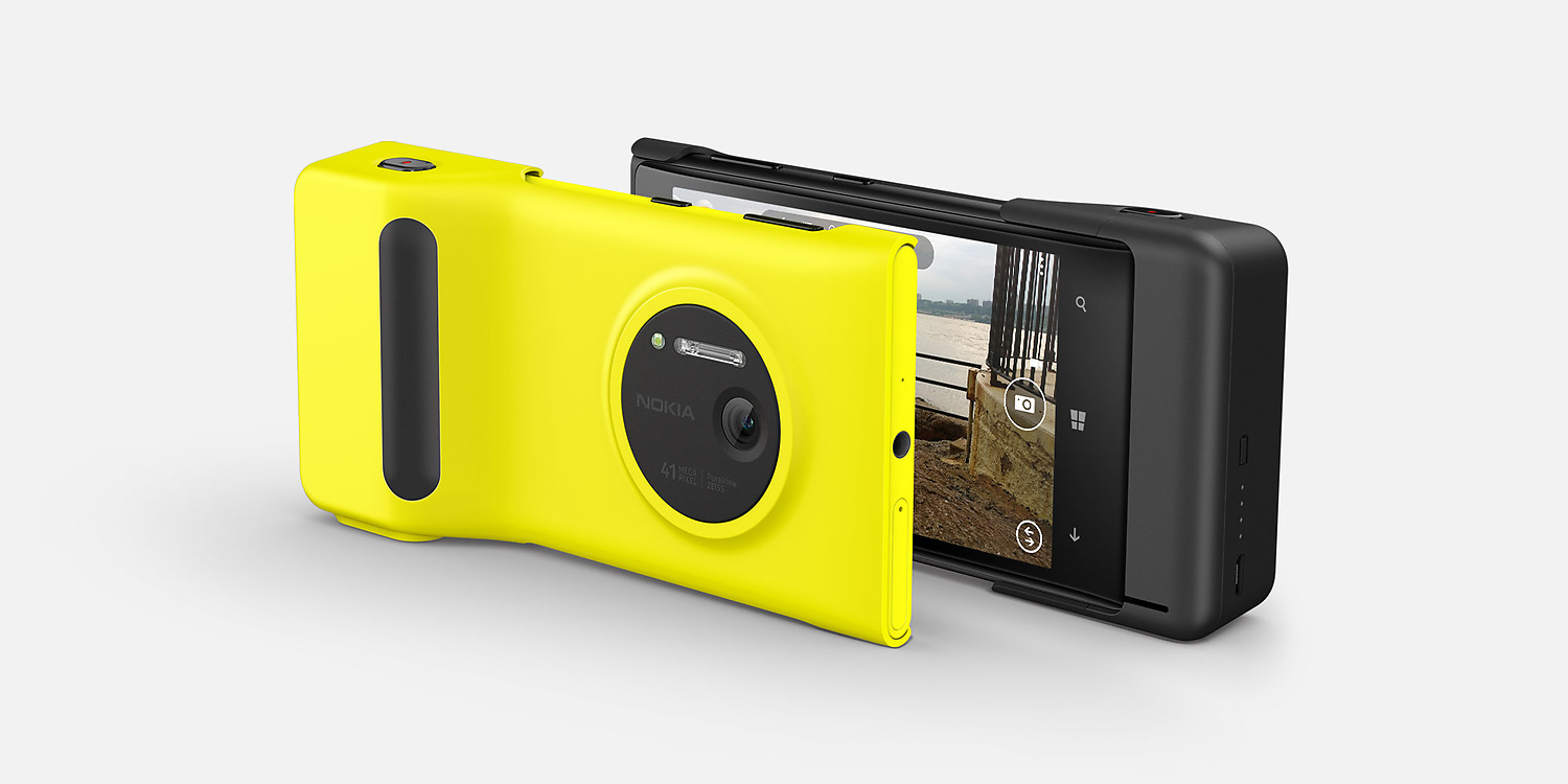 Nokia Lumia 1020 with Camera Grip