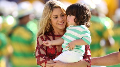 Shakira, Selebriti Pertama dengan 100 Juta Likes di Facebook 2 shakira-milan-facebook
