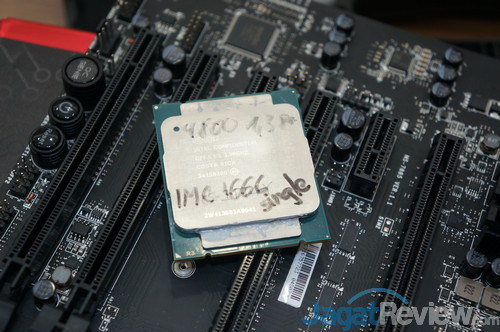 Hands-on Review & Overclocking Intel Core i7-5960X 'Haswell-E': 8-Core Monster 2 DSC09843s