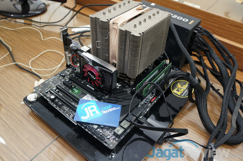 Hands-on Review & Overclocking Intel Core i7-5960X 'Haswell-E': 8-Core Monster 7 DSC09846s