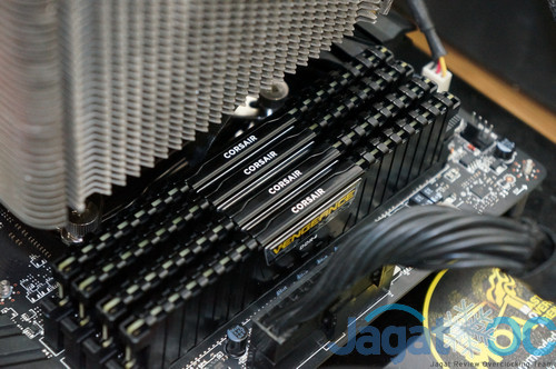 Hands-on DDR4: Corsair Vengeance LPX 16GB(4x4GB) DDR4-2800Mhz C16 1 VengeanceLPX_15