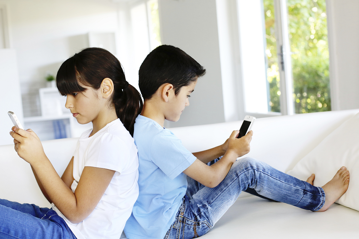 Radiasi Ponsel Lebih Rentan Pada Anak 1 anak