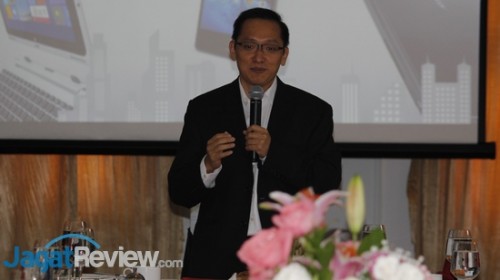 Acer: Terus Bersaing di Era PC+ 5 Herbert Ang, Deputi Presiden Direktur Acer Indonesia yang akan menggantikan posisi Mr. Jason.