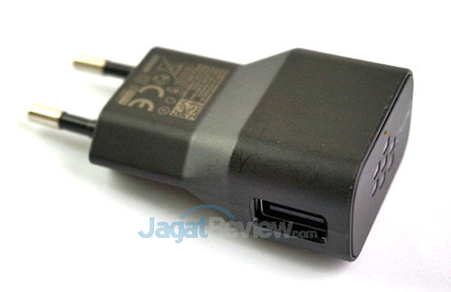 Review Blackberry Z3: Smartphone Blackberry 10 dengan Harga Murah 6 Charger