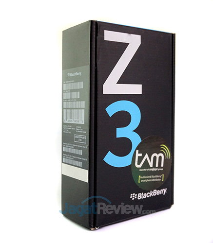 Review Blackberry Z3: Smartphone Blackberry 10 dengan Harga Murah 3 Blackberry Z3 - Kemasan Depan