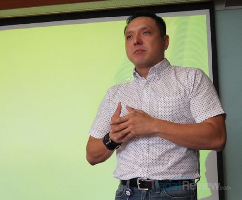 Azure in Open Permudah UKM Mengadopsi Teknologi Cloud Milik Microsoft 2 Pieter Lydian Sutiono, Small & Midmarket Solutions & Partners (SM&P) Director, Microsoft Indonesia