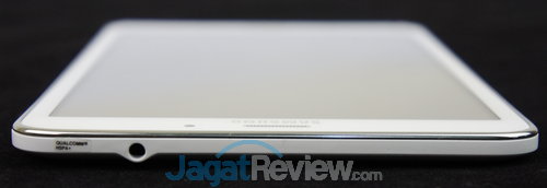 Review Samsung Galaxy Tab 4 8.0: Tablet Android KitKat 8 Inci yang Kaya Fitur 16 Di atas ada slot audio jack 3.5mm