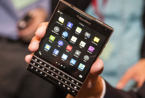 Masalah Keamanan, Blackberry Tak Jadi Dijual ke Cina 1 gopego_Blackberrypassport_big