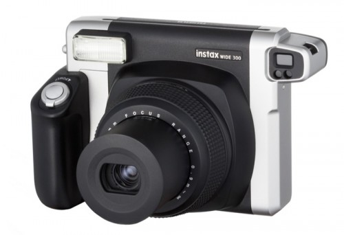 Fujifilm Luncurkan Instax Wide 300 Seharga $130 1 instant-camera