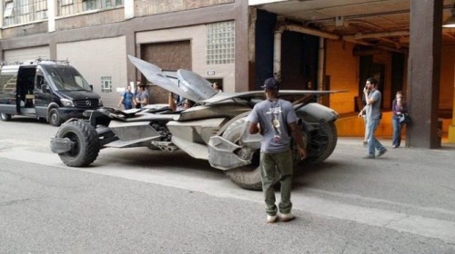 Zack Snyder Tunjukkan Batmobile untuk Batman V Superman 4 newbatmobile4_large