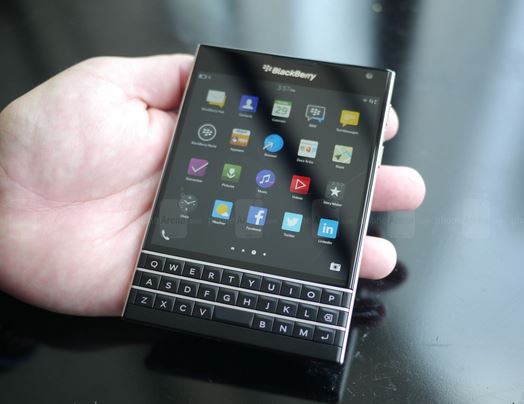 BlackBerry Klaim Passport Terjual 200.000 Unit 3 passport