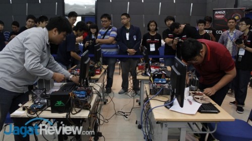 AOCC di Univ. Multimedia Nusantara Telah Berakhir 3 Dari kiri ke kanan: tim ERP, tim UltiOC, tim Double_R, dan tim Vin-Vin ketika beraksi.