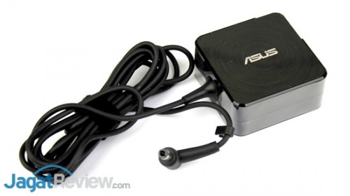 Preview Router Asus RT-AC87U: Gagah dengan 4 Antena Unik 5 Asus RT-AC87U - 05