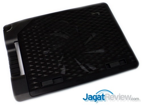 Hands-On Review Cooler Master ErgoStand III: Notebook Cooler yang Kaya Fitur 10 Cooler Master Ergostand III_9