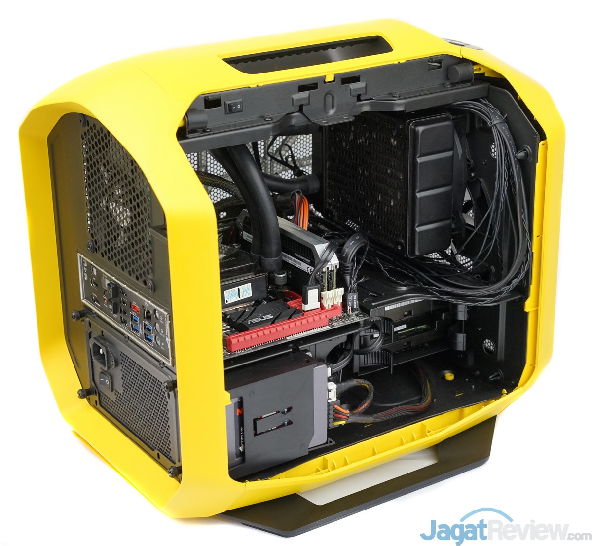 Hands-On Review Corsair Graphite 380T: Casing Gaming Mini-ITX Premium 17 Corsair Graphite 380T review 8