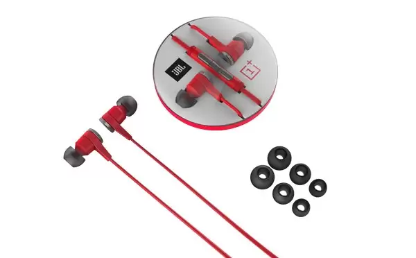 OnePlus dan JBL Berkolaborasi Hadirkan Earphone Premium 41 JBL E1