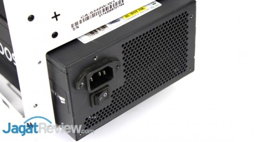 Masukkan PSU dari luar casing.