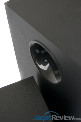 Hands-On Review SonicGear TITAN 7: Fitur Memadai, Suara Menggelegar 5 SonicGearTitan7_Side_Detail_SubWoofer1