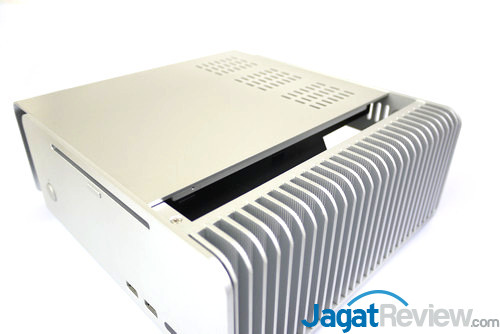 Review Streacom FC8 Evo: Casing Mini-ITX untuk PC Fanless 3 StreacomFC8Evo_25