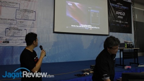 Perkenalan Teknologi Terkini di Techno Update Univ. Multimedia Nusantara 6 Monitor BenQ dengan fitur yang membantu mengurangi beban pada mata penggunanya akan meningkatkan kenyamanan ketika menggunakan PC, terutama untuk bermain game.