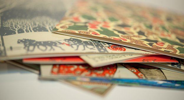 Facebook dan Twitter Merusak Keindahan Natal 15 3d584 71702719 pile of cards