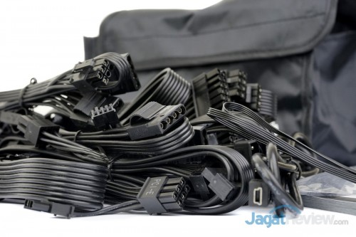 Hands-On: PSU Full Modular Corsair RM850i 13 Corsair HX750i 12