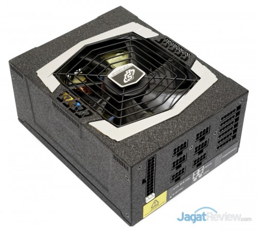 FSP Aurum 1200W 9