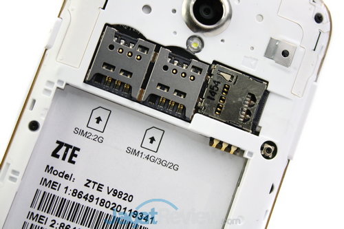 Review Bolt Powerphone ZTE V9820: Smartphone Android 4G dengan Fitur DSDA 19 Back cover dibuka, Anda akan menemukan slot SIM 1 dan SIM 2 serta slot microSD