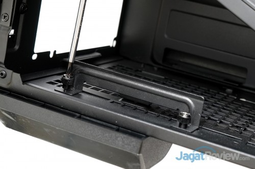 Hands-On Review Thermaltake Urban T81: Casing Full-Tower High-End 4 Thermaltake Urban T81 51