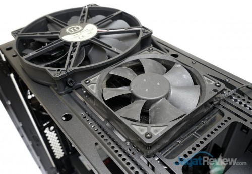 Hands-On Review Thermaltake Urban T81: Casing Full-Tower High-End 9 Thermaltake Urban T81 55