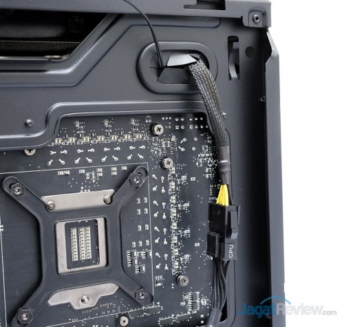 Hands-On Review Thermaltake Urban T81: Casing Full-Tower High-End 7 Thermaltake Urban T81 59